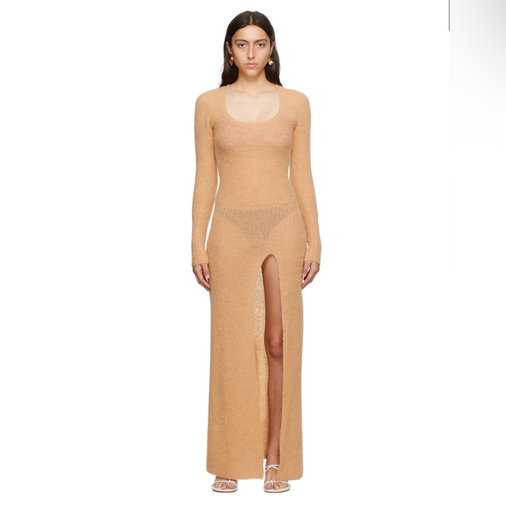 JACQUEMUS
Beige Le Chouchou 'La Robe Dao' Maxi Dress
